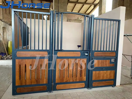 Salıncak Kapılı Bambu Çam İç Siyah Toz Kaplı Metal At Ahır Durak