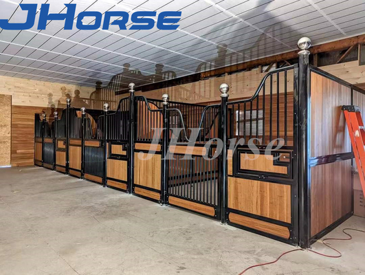 Yüksek Dayanıklılık 4 * 2.2m Prefabrik At Durak Ön At Ahır Cepheleri