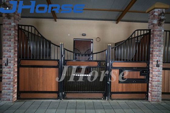 yüksek dayanıklılık 3.5x2.2m At Ahır Cepheleri Popüler At Ekipmanları