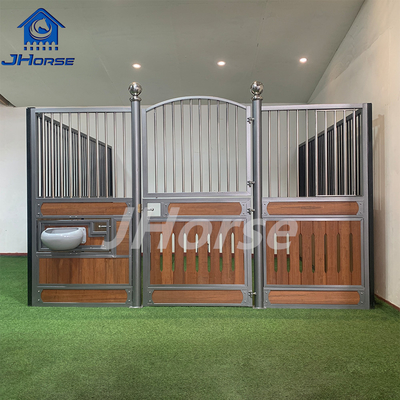 Özel Swing Sliding Horse Sabit Kapı Saldırılmış Paneller Çiftlikler İçin Tozla Kaplanmış Avrupa Atlık