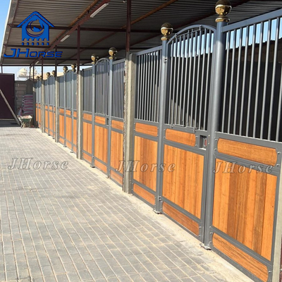 Özel at sabit ahır çelik ve bambu veya özelleştirilmiş atlar için sabit kapılar